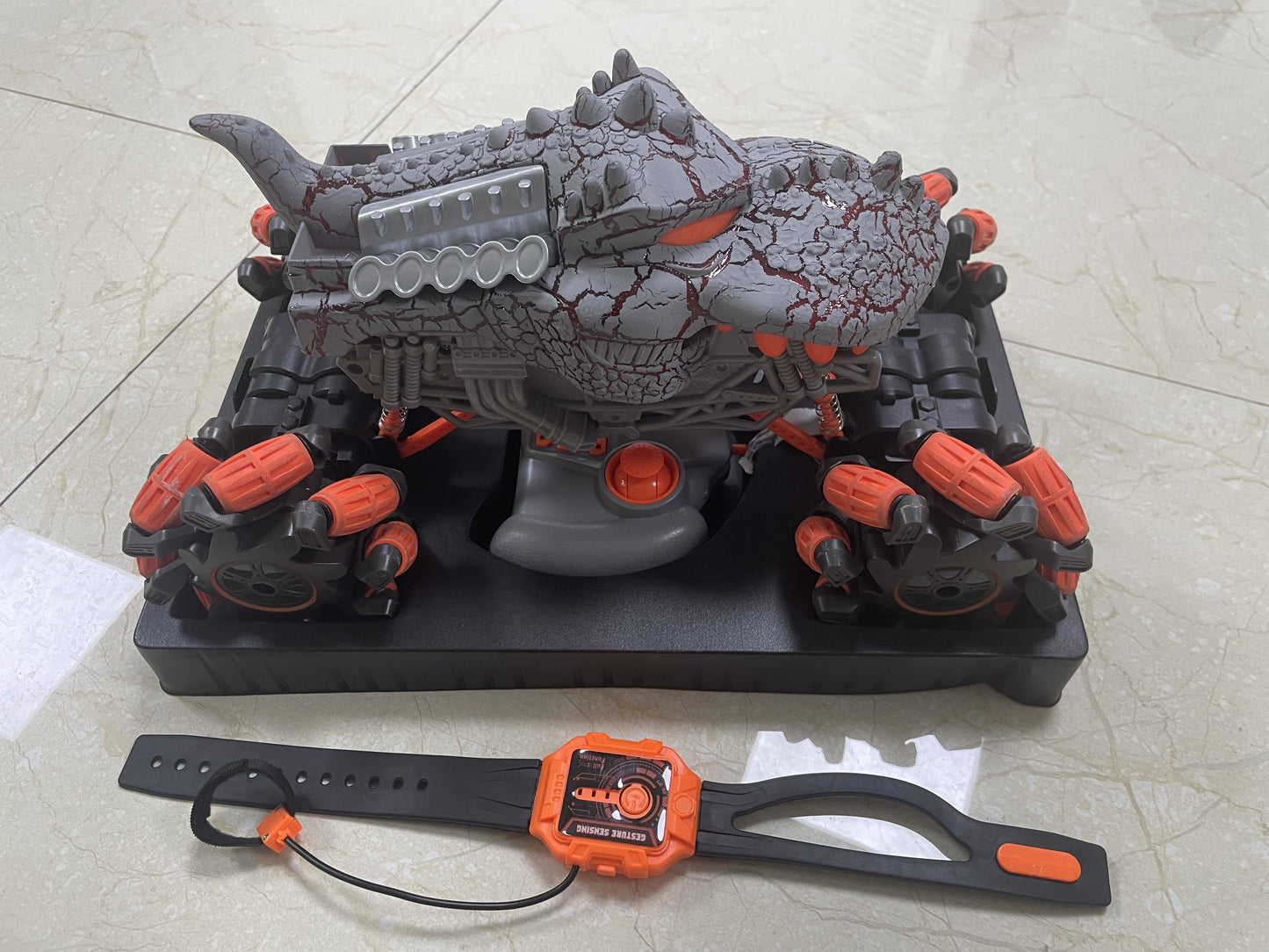 Dinosaur crack stunt car